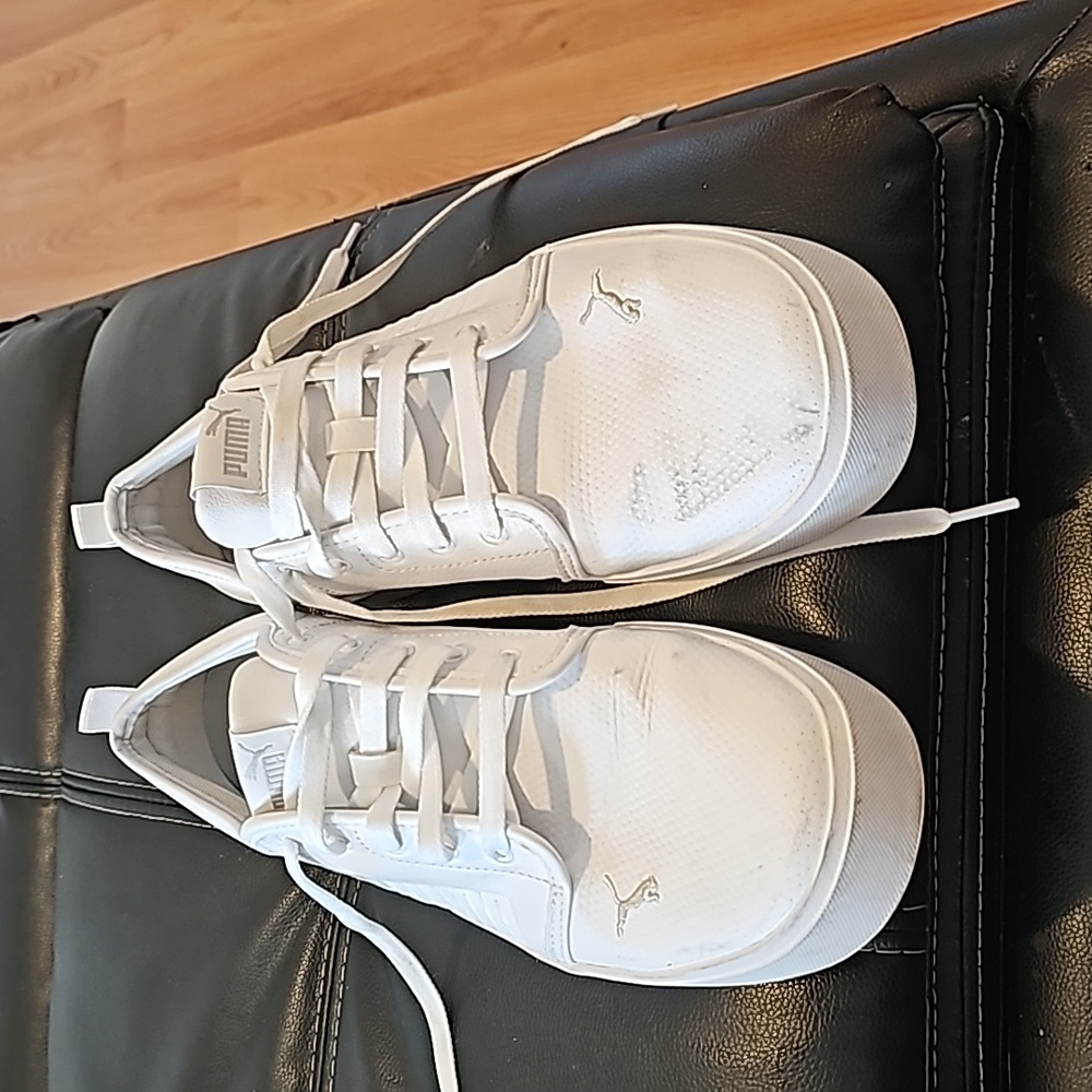 Men Puma shoes. Size:10,5